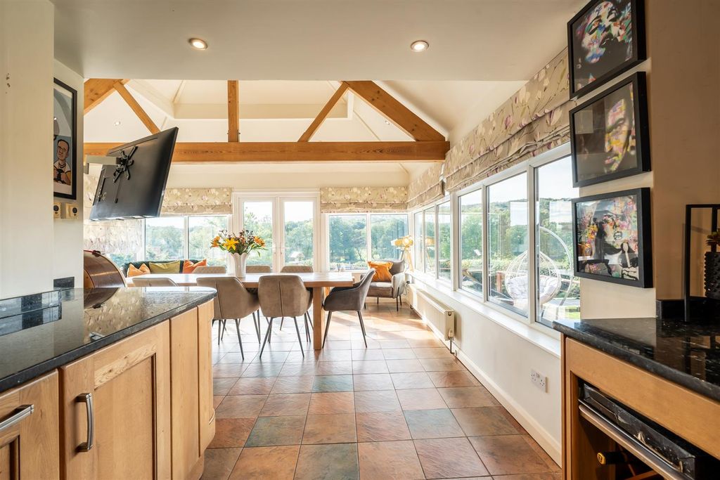 Property photo 2 of 33 Dining Kitchen