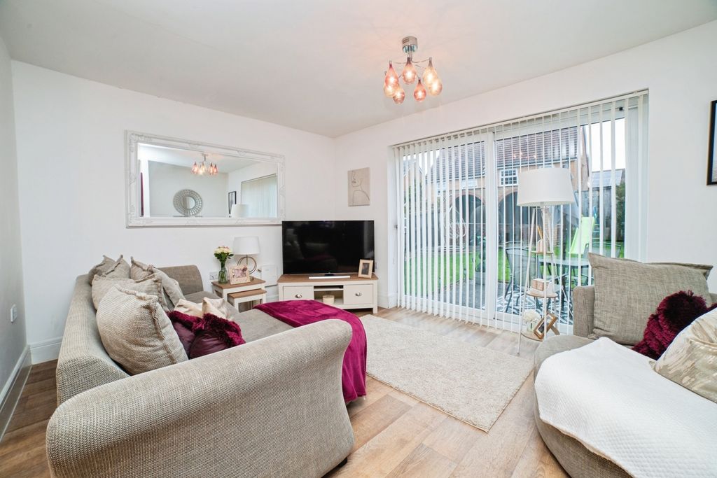 Property photo 2 of 17 Pbox-Img.Jpg