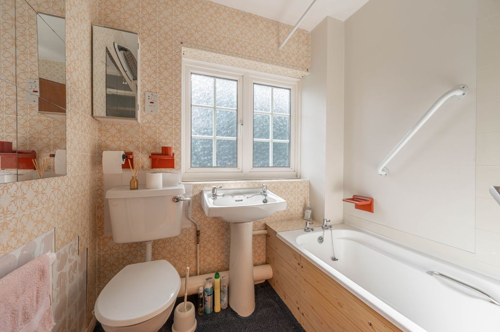 Property photo 3 of 12 Dsc_1468-Hdr