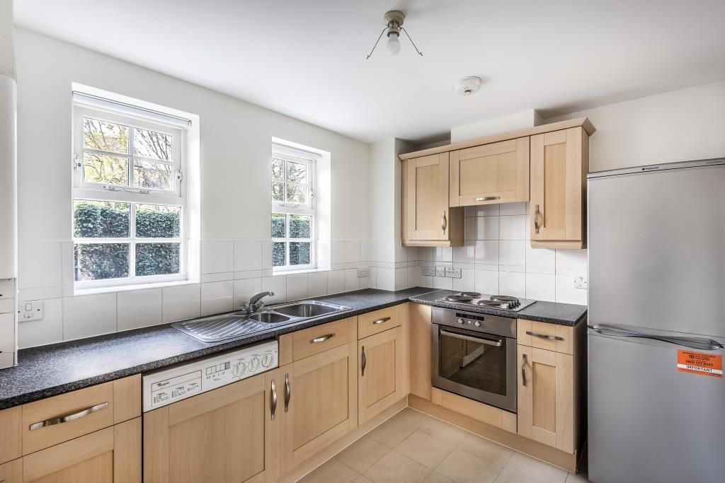 Property photo 2 of 11 Kitchen
