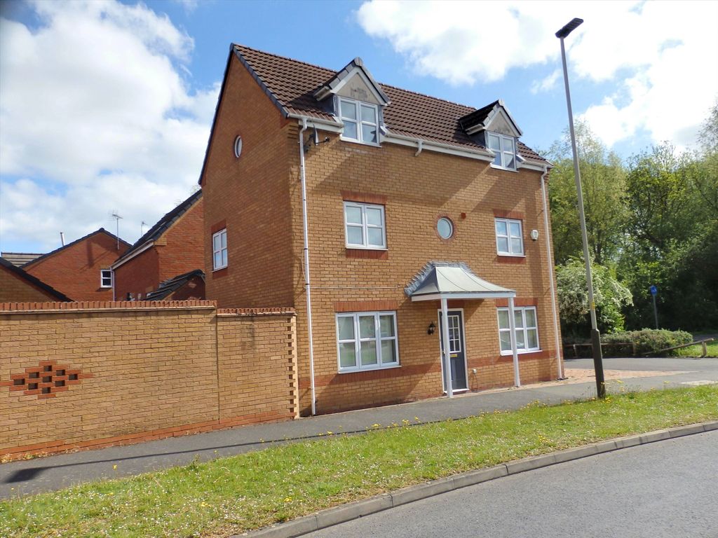 Property photo 3 of 20 Exterior