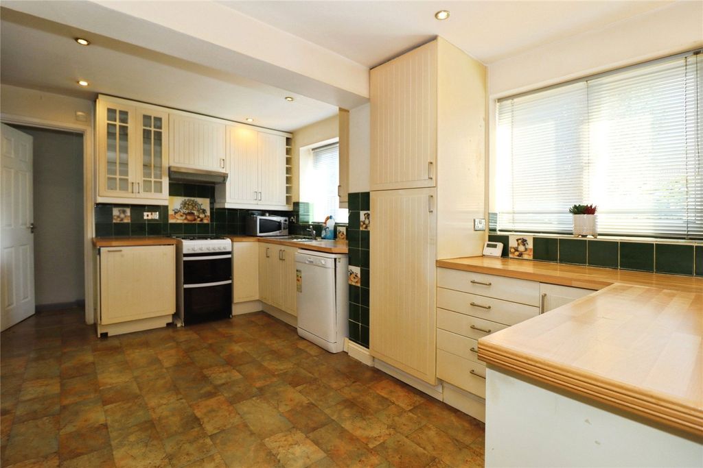 Property photo 3 of 25 Kitchen/Diner