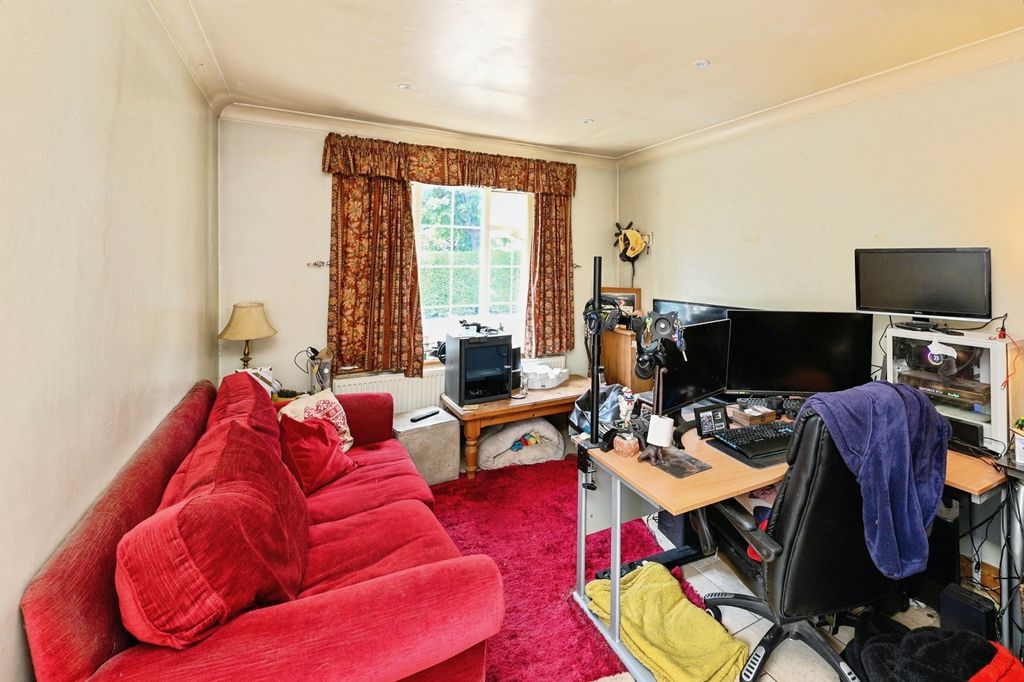 Property photo 3 of 6 Pbox-Img.Jpg