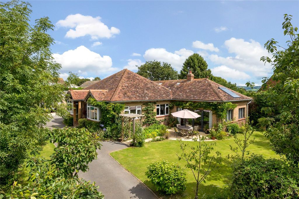 Property photo 1 of 22 Picture No. 08