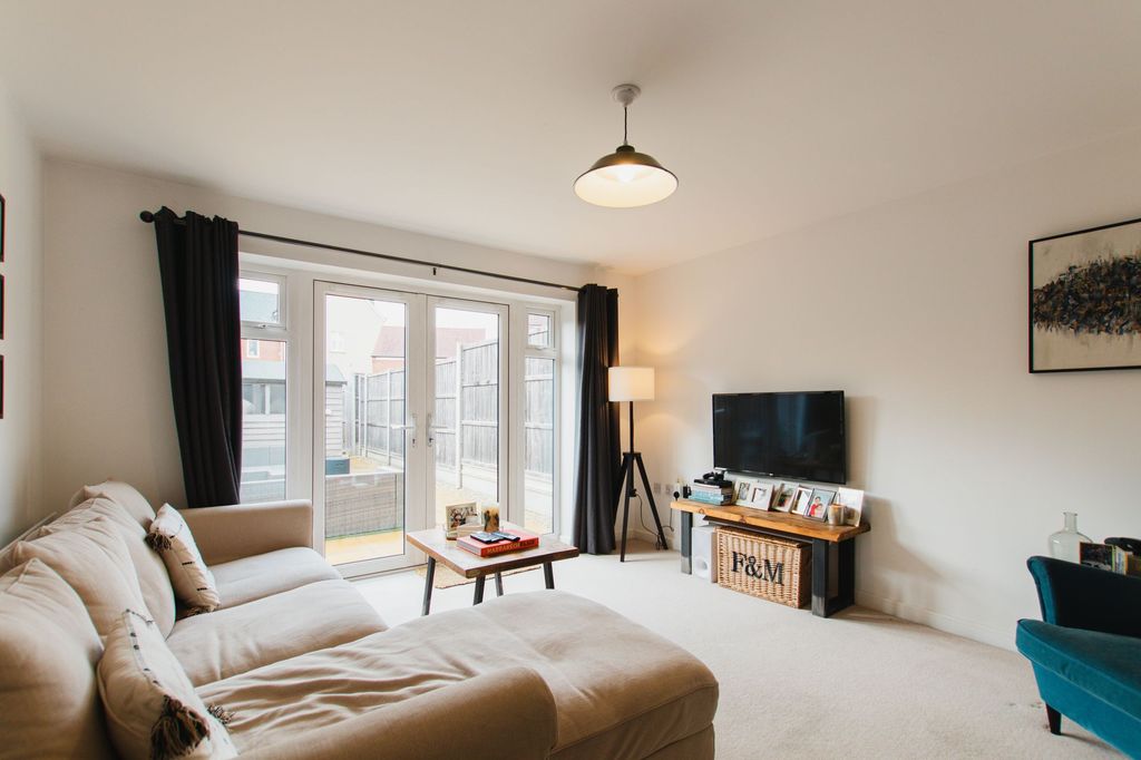 Property photo 3 of 18