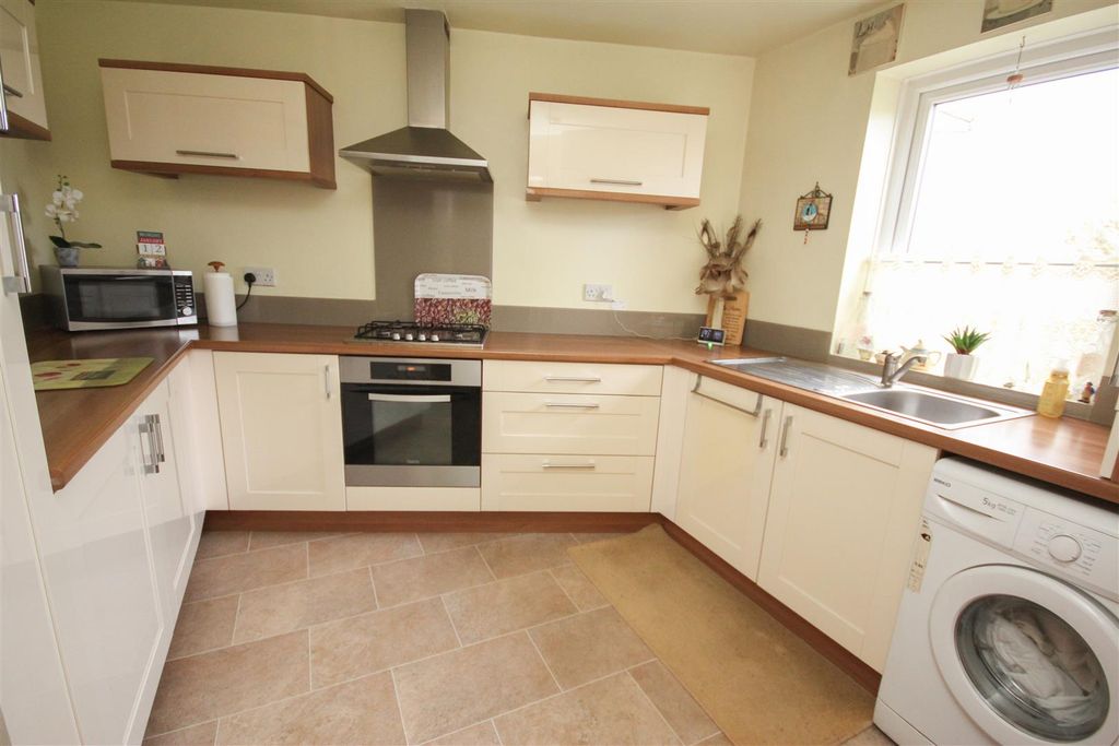 Property photo 2 of 13 Kitchen 1.Jpg