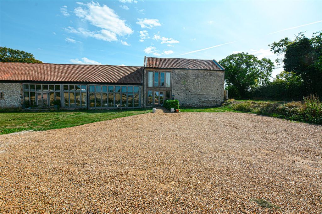 Property photo 1 of 40 Front 1.Jpg