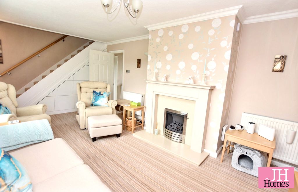 Property photo 3 of 28