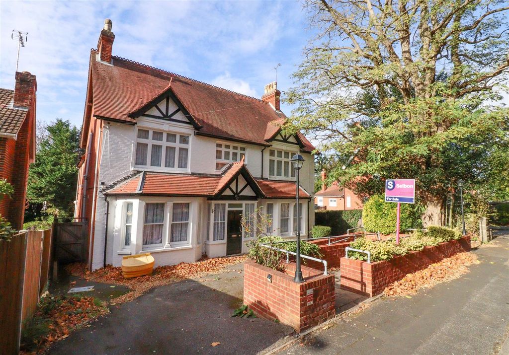 Property photo 1 of 29 Front