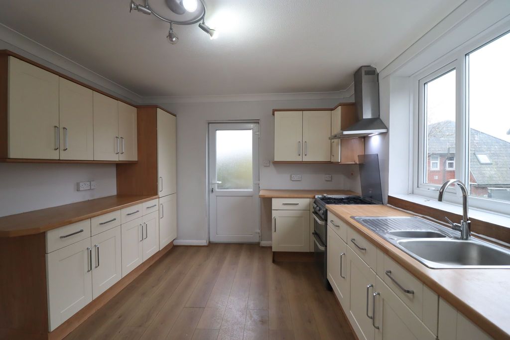 Property photo 2 of 17 Photograph 2