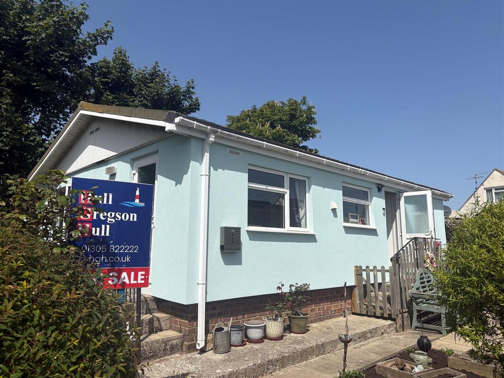 Property photo 1 of 16 Weston Park.Jpg