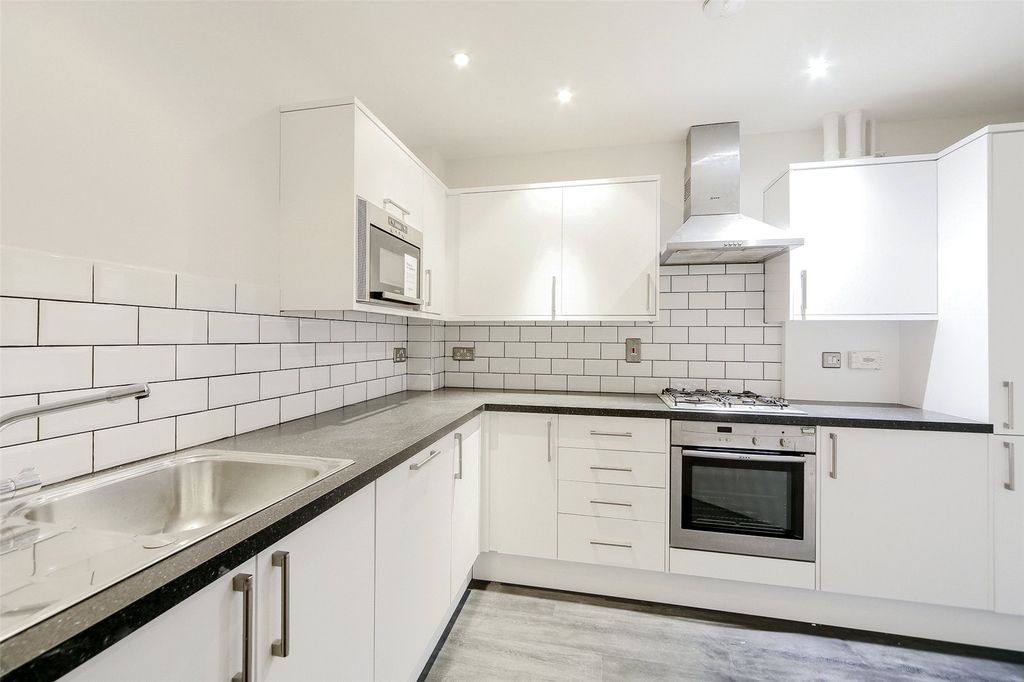 Property photo 2 of 11 2