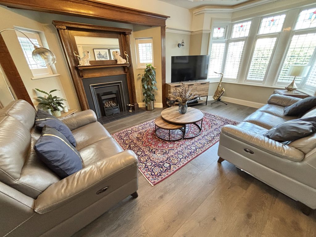 Property photo 2 of 42