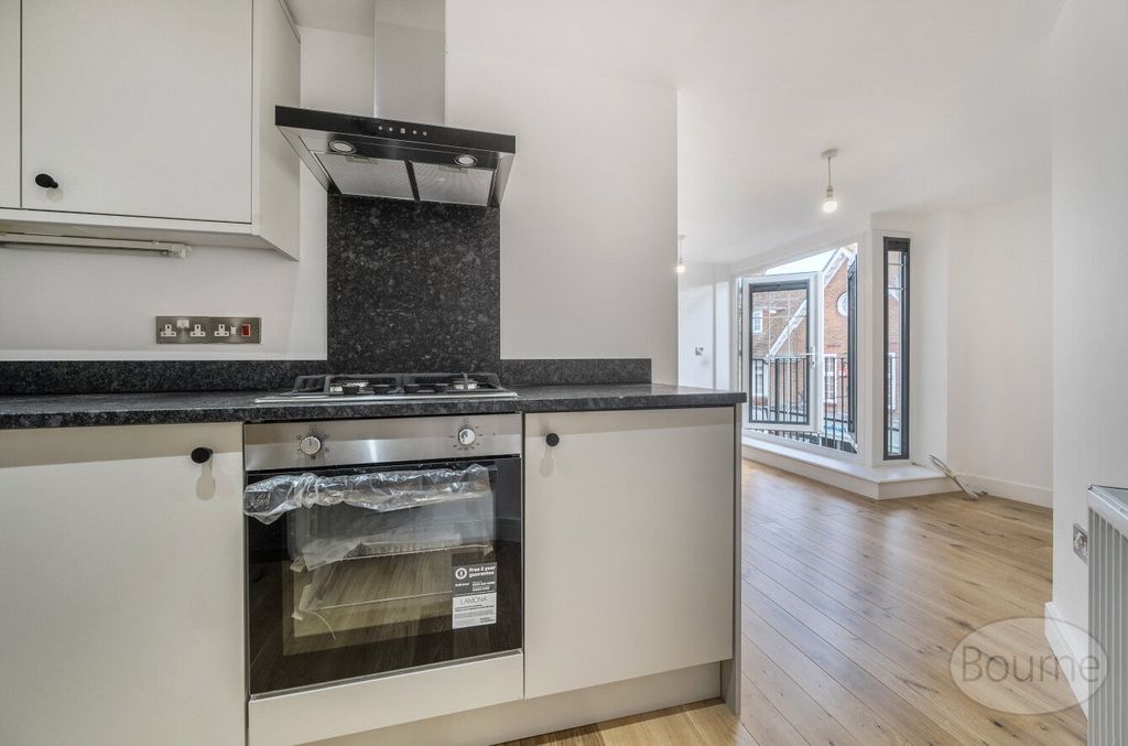 Additional image 15 of 1 bed flat for saleSwan Street, Petersfield, Hampshire GU32