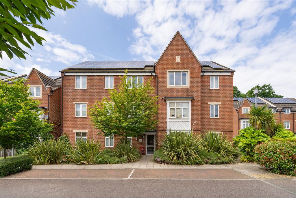 Property photo 3 of 11 Robinson Court-3.Jpg