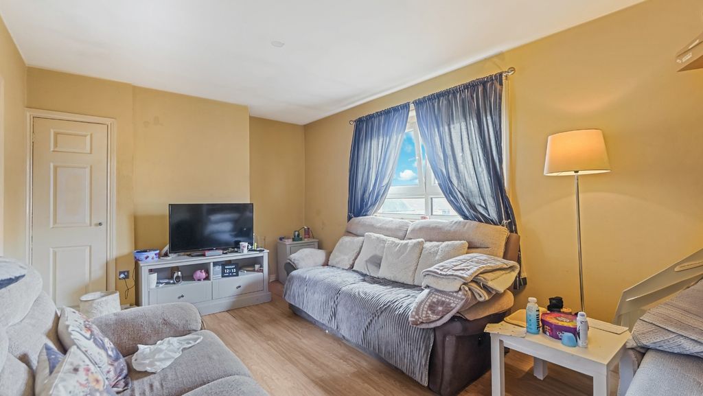 Property photo 3 of 21