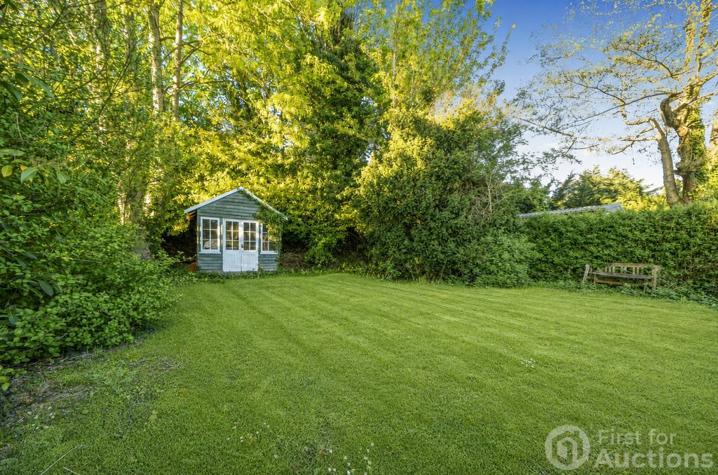 Property photo 2 of 7 Picture No. 12