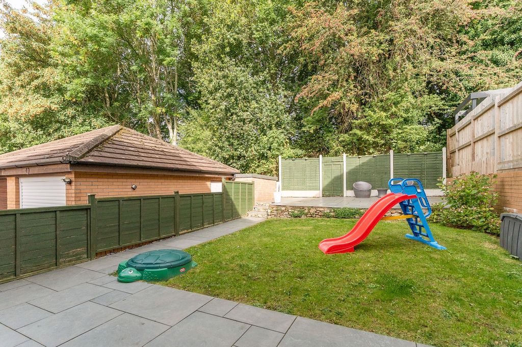 Property photo 2 of 26