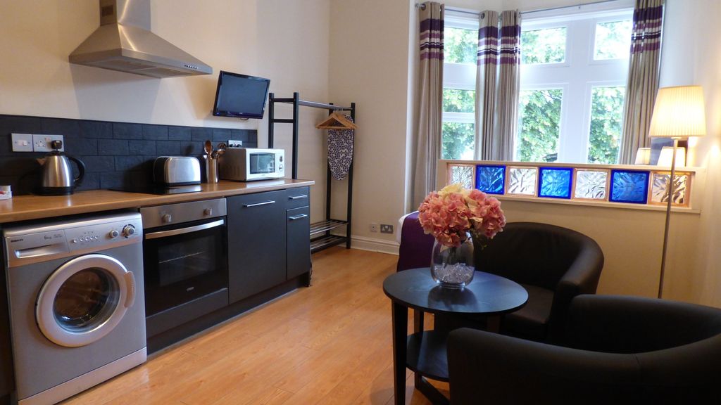 Property photo 2 of 6 1