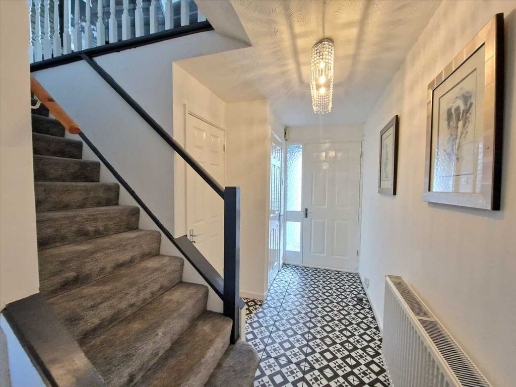 Property photo 3 of 25 Hall