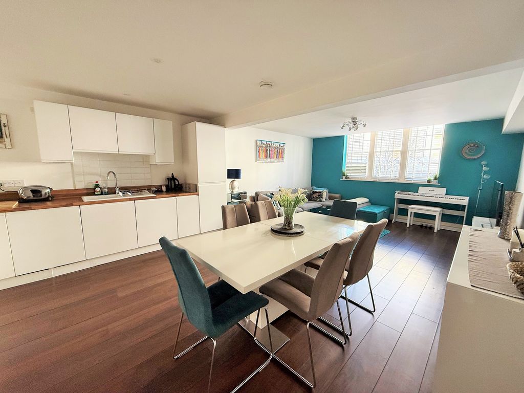 Property photo 1 of 19 Img_8808