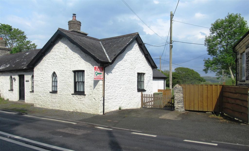 Property photo 2 of 16 New Fore.Jpg