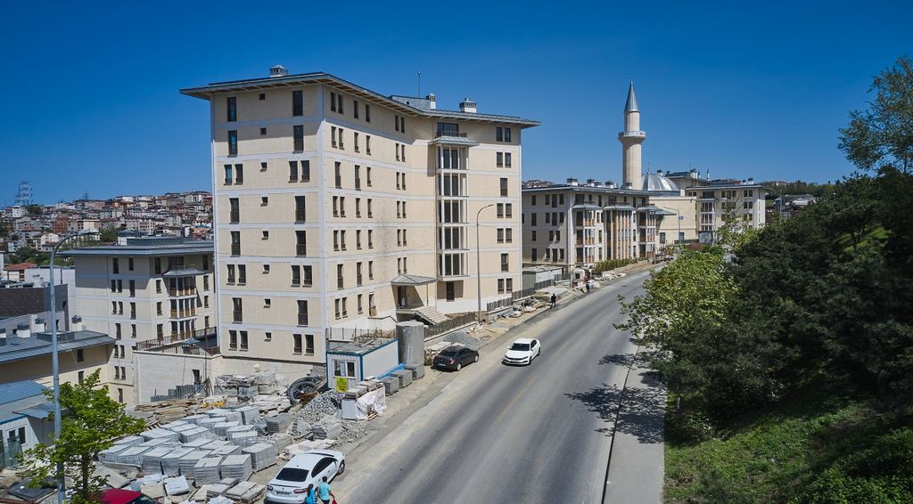 Property photo 2 of 13 Modern Ideal Location Property In Istanbul For Sale - View From Street