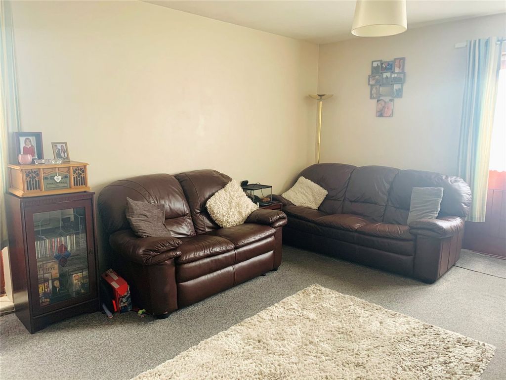 Property photo 3 of 8 Picture No. 09