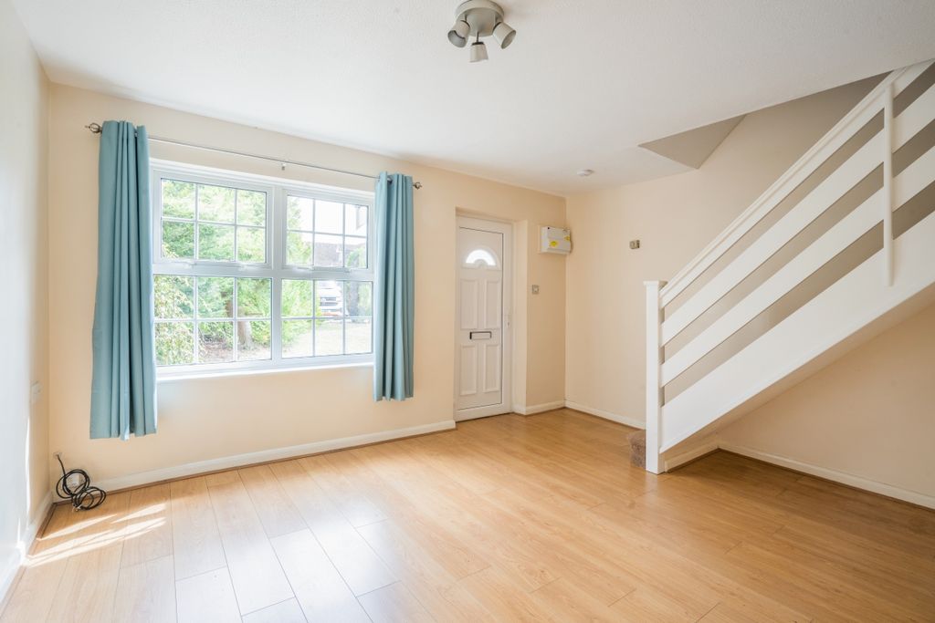 Property photo 3 of 9 Living Area