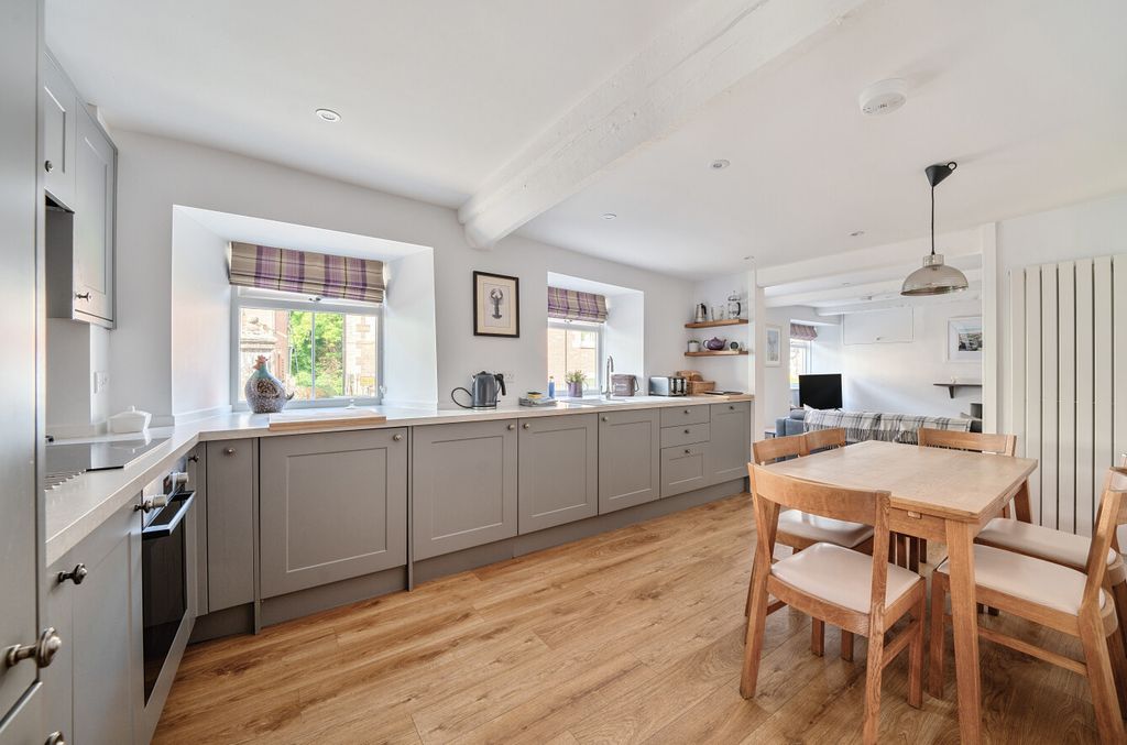 Property photo 1 of 22 Dulverton, Seddons