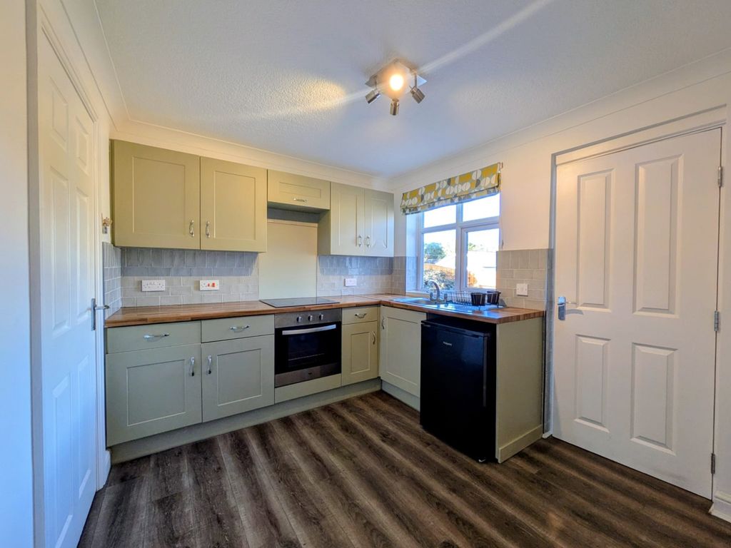 Property photo 3 of 8 A3906De6-d373-4Bff-Af02-0E2F9926E27F