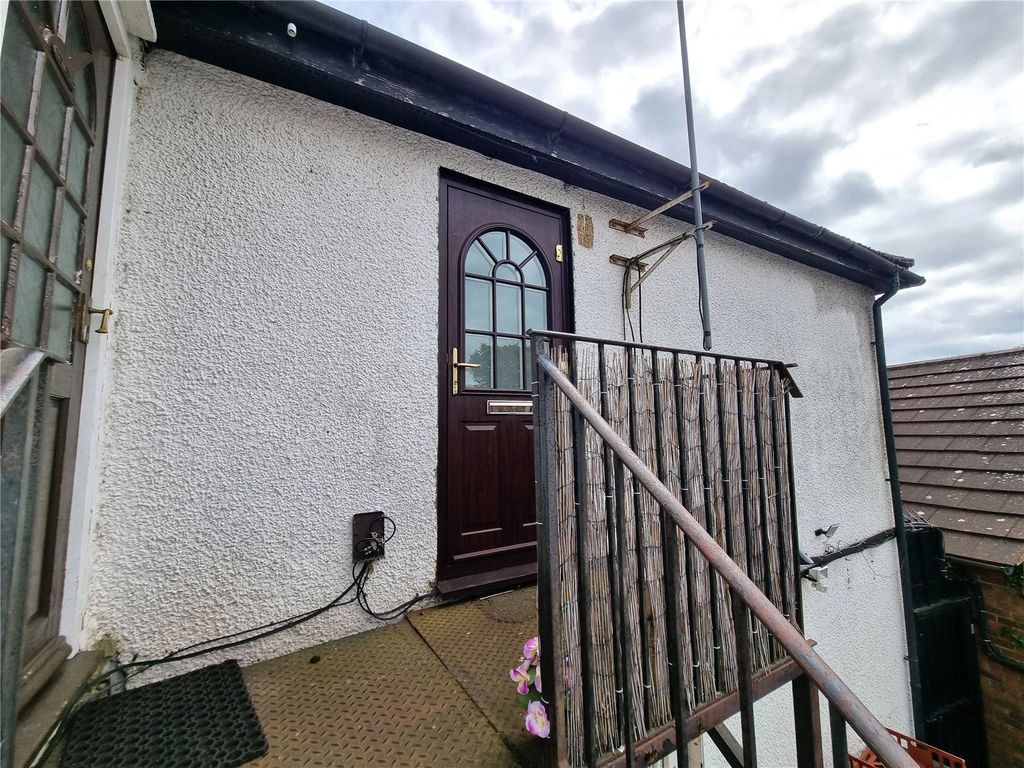 Property photo 1 of 17 Property Entrance