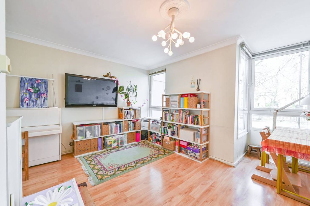 Property photo 2 of 10