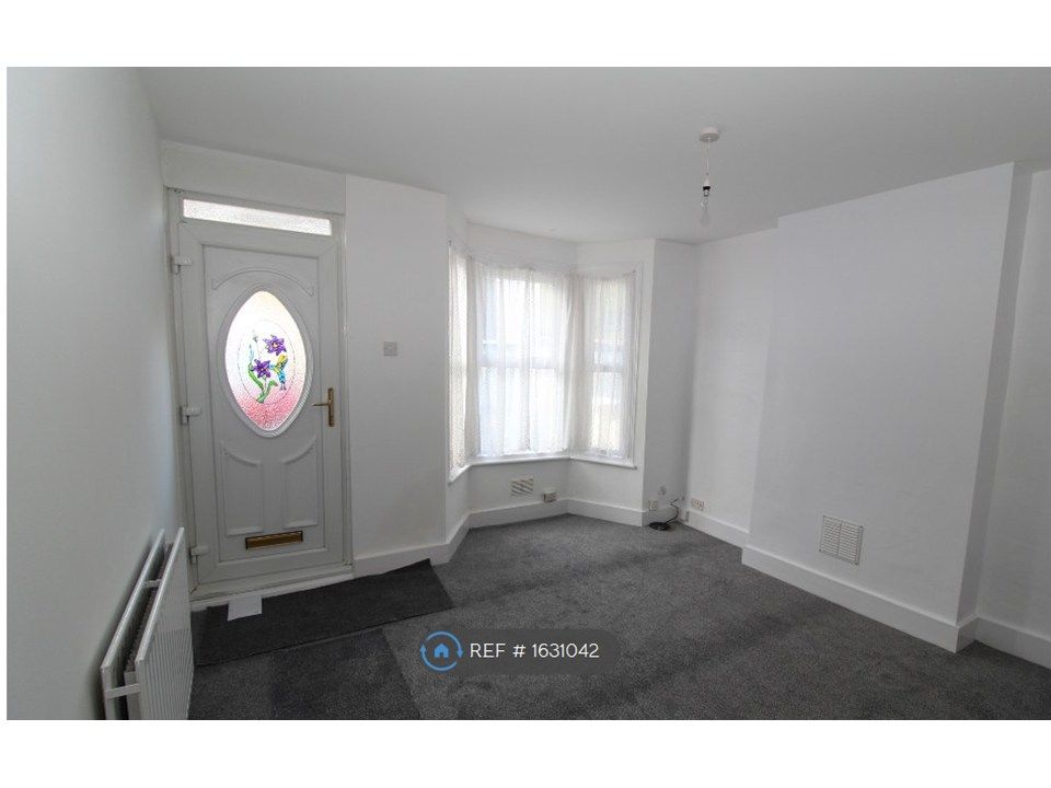 Property photo 2 of 7 Front Lounge