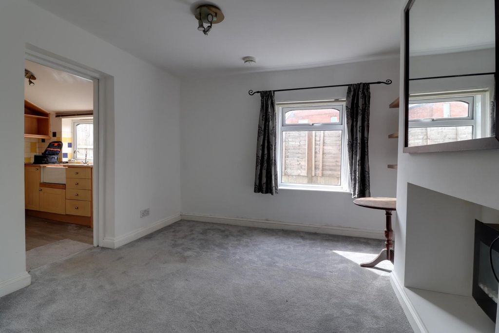 Property photo 3 of 14