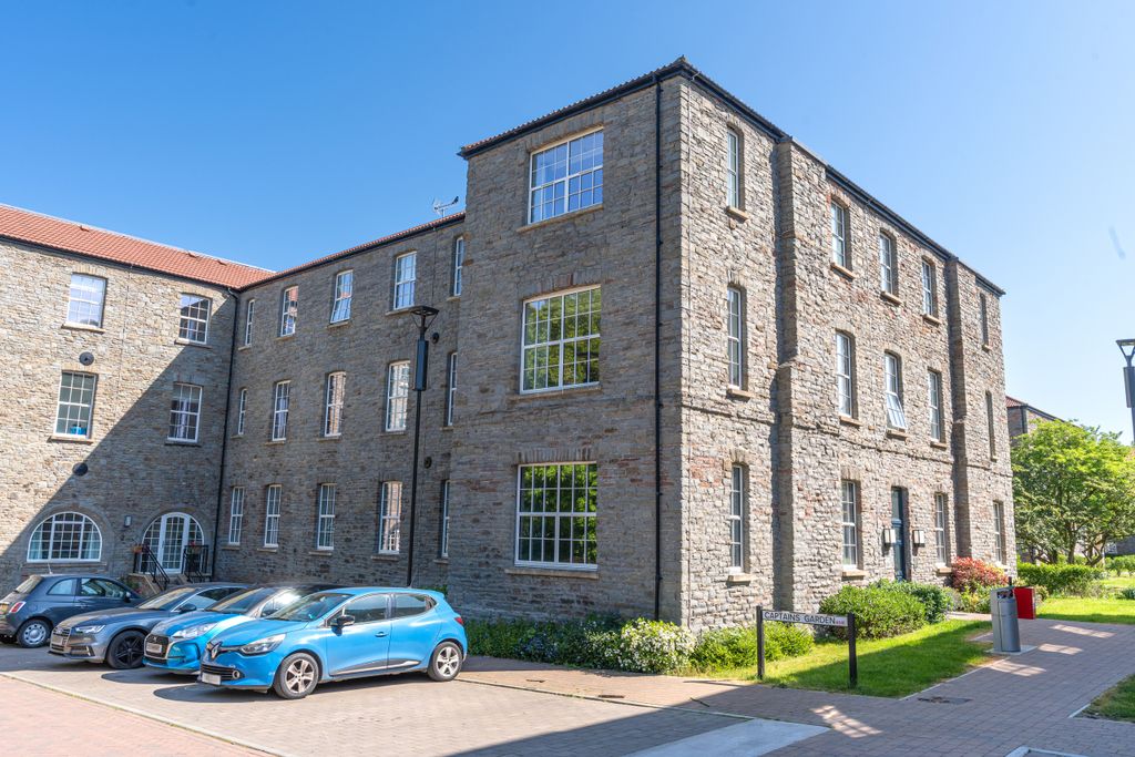 Property photo 1 of 13 4