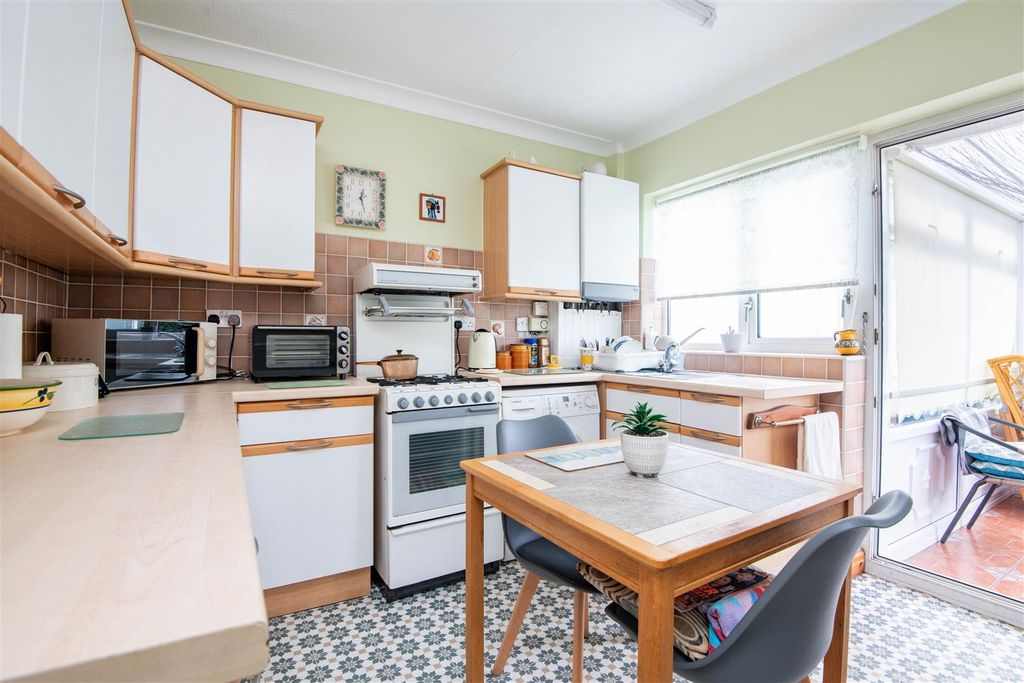 Property photo 3 of 15 Kitchen