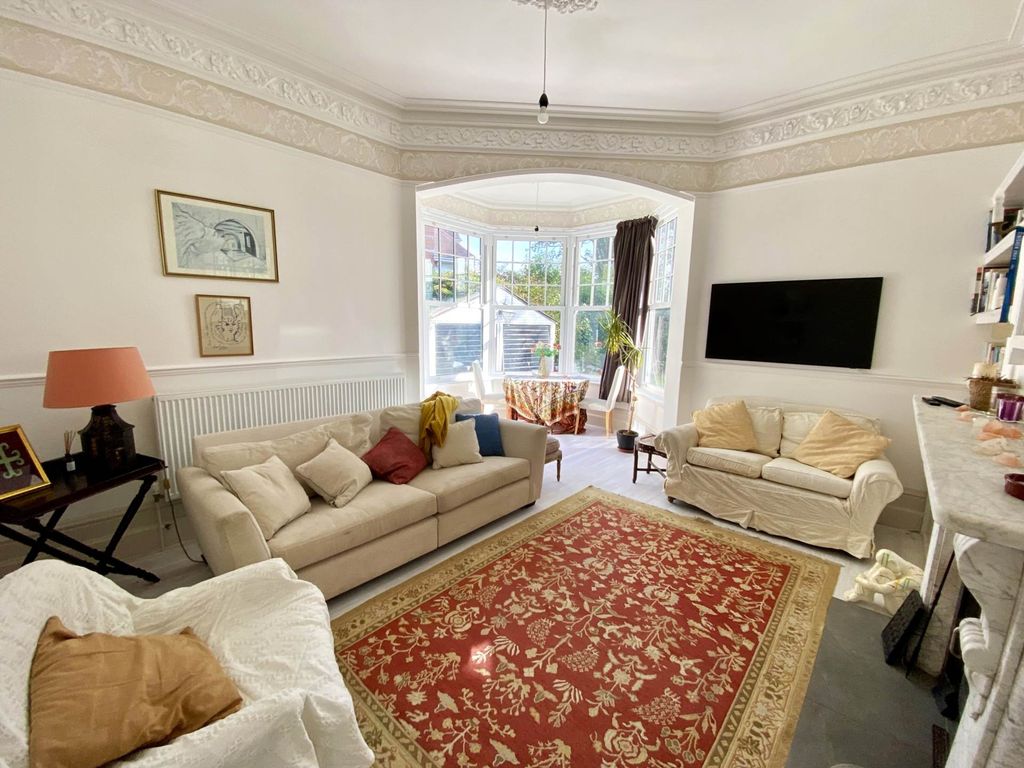 Property photo 2 of 21