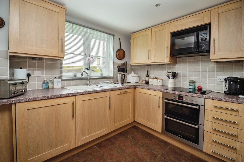 Property photo 2 of 23