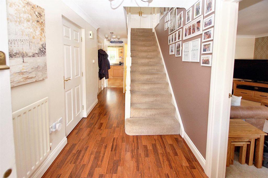 Property photo 3 of 24