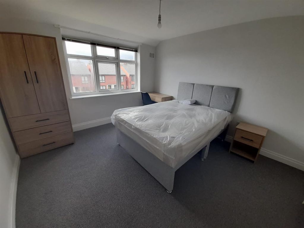 Property photo 3 of 14 3A95c209-012d-491c-9d1c-2F928Dbfa003.Jpg