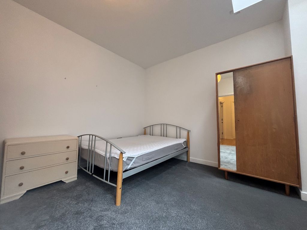 Property photo 3 of 9 Bedroom 2