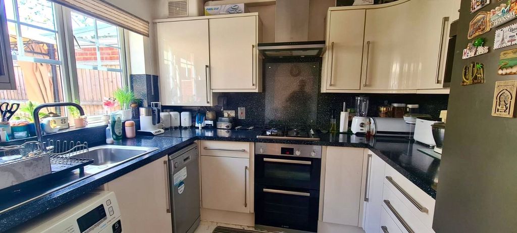 Property photo 3 of 12 Picture No. 04