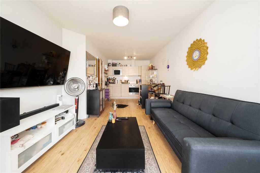 Property photo 2 of 8