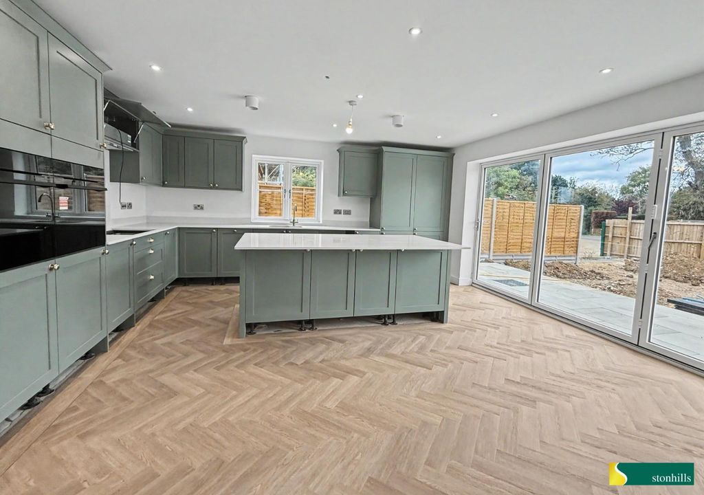 Property photo 3 of 18 16.Jpg