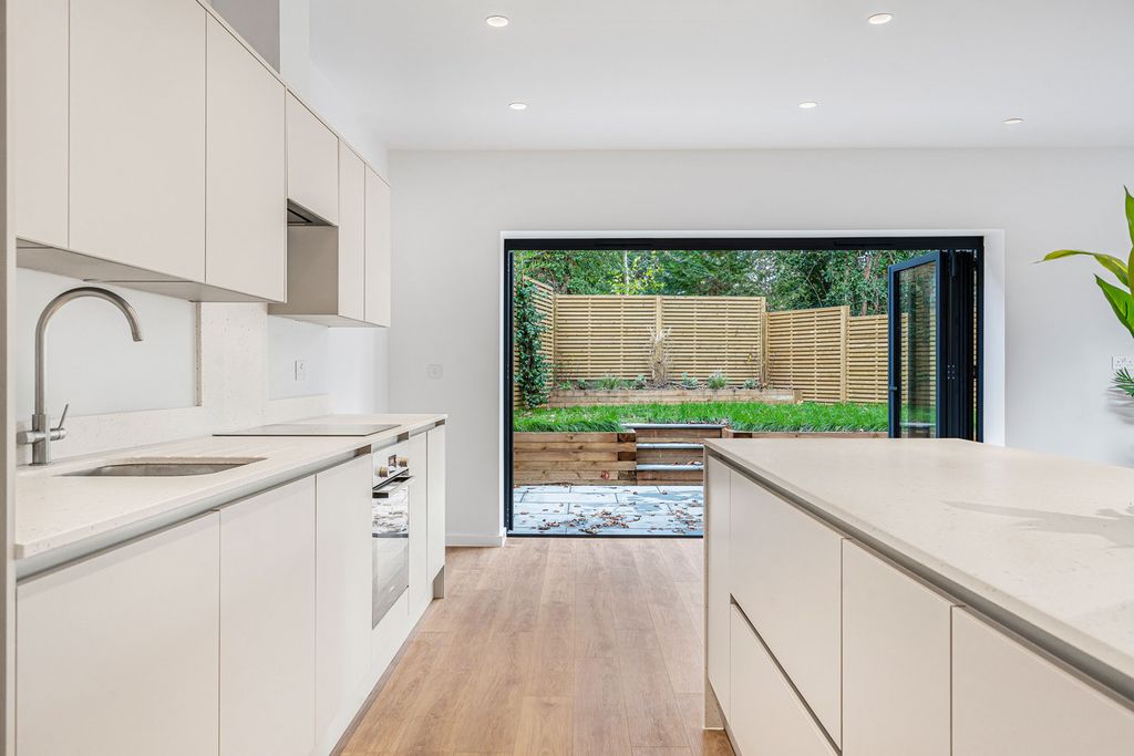 Property photo 1 of 29