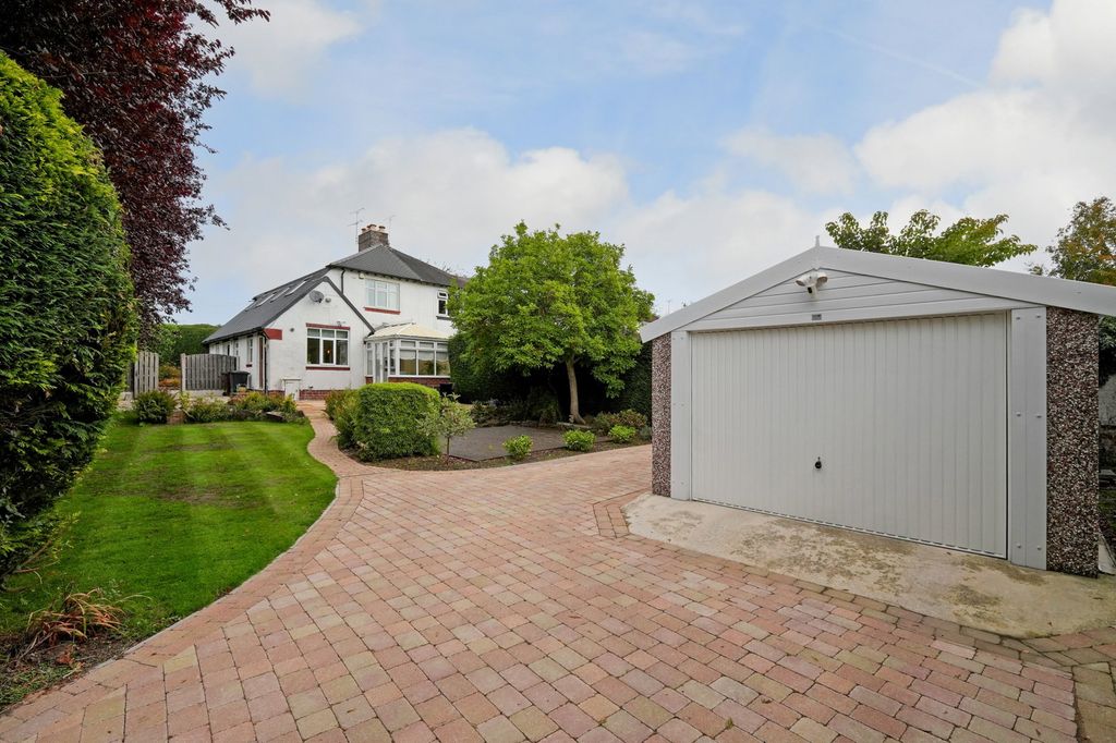 Property photo 1 of 33