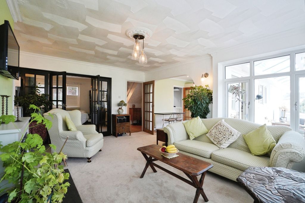 Property photo 2 of 20 Pbox-Img.Jpg