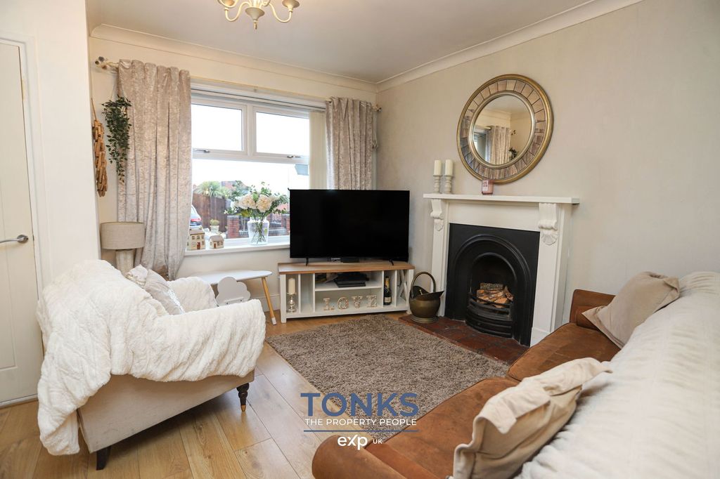 Property photo 3 of 17