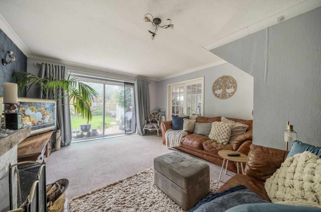 Property photo 2 of 20